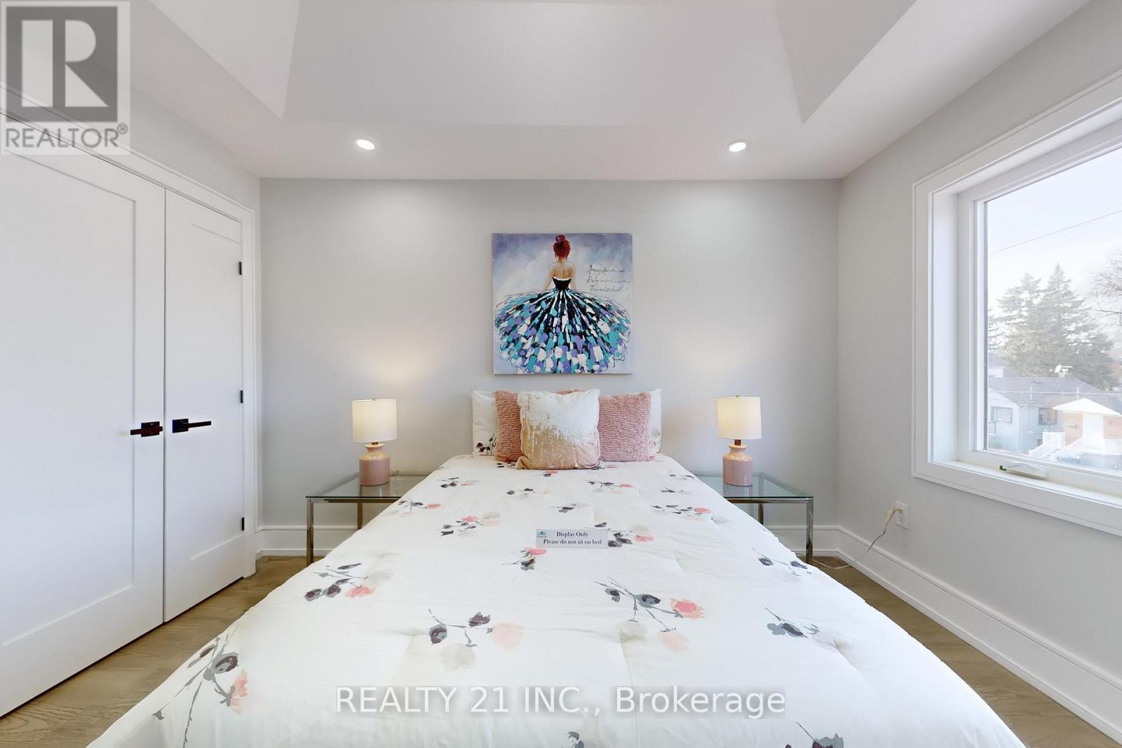 15 Malta Street, Toronto (birchcliffe-cliffside), Ontario