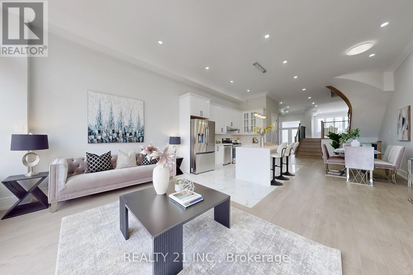 15 Malta Street, Toronto (birchcliffe-cliffside), Ontario