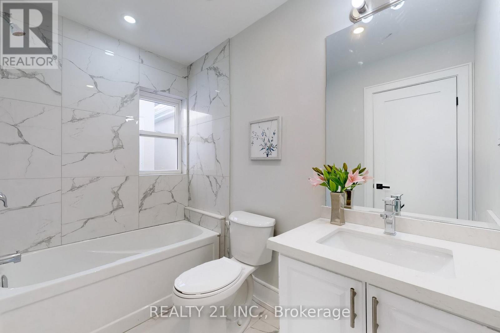 15 Malta Street, Toronto (birchcliffe-cliffside), Ontario