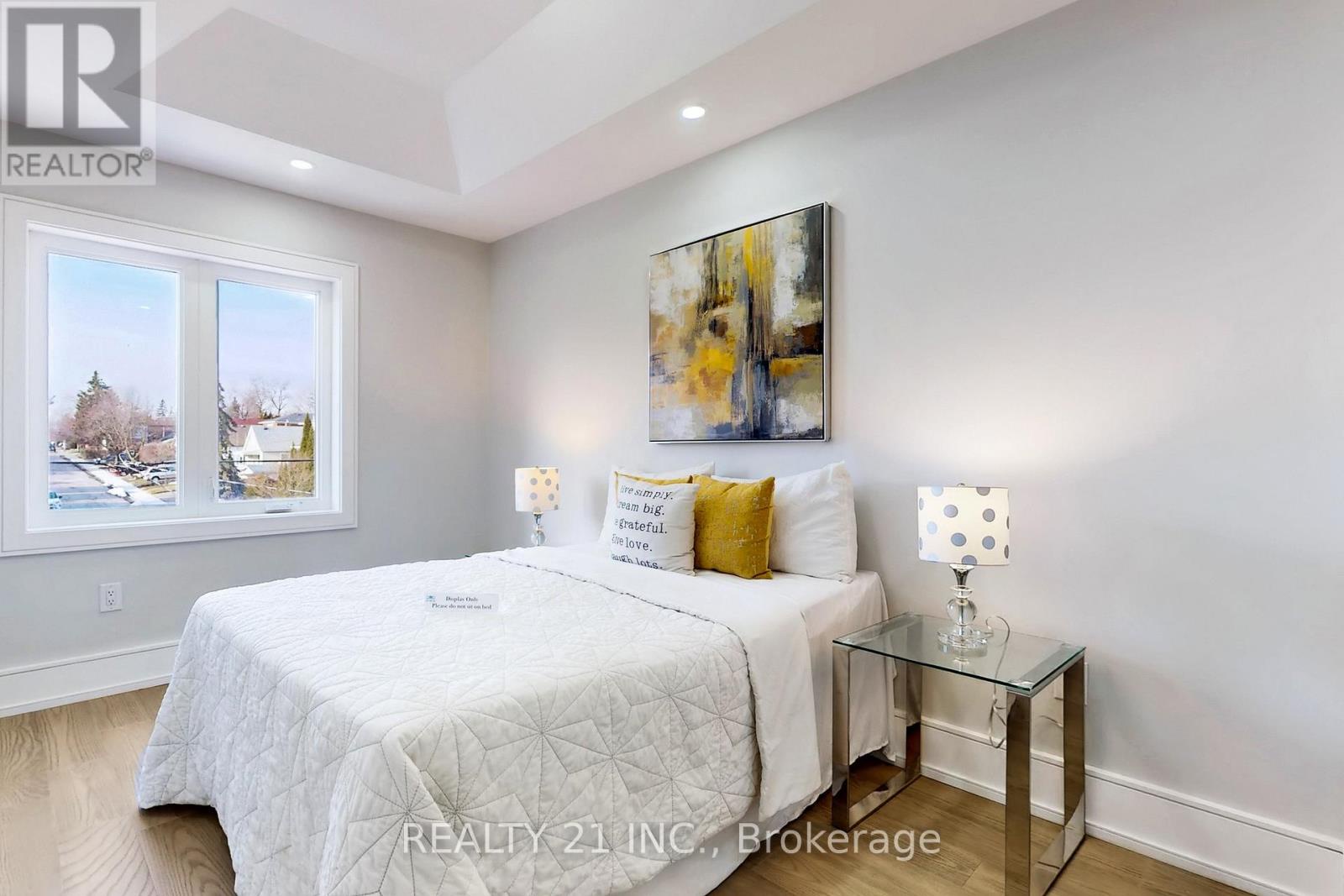 15 Malta Street, Toronto (birchcliffe-cliffside), Ontario