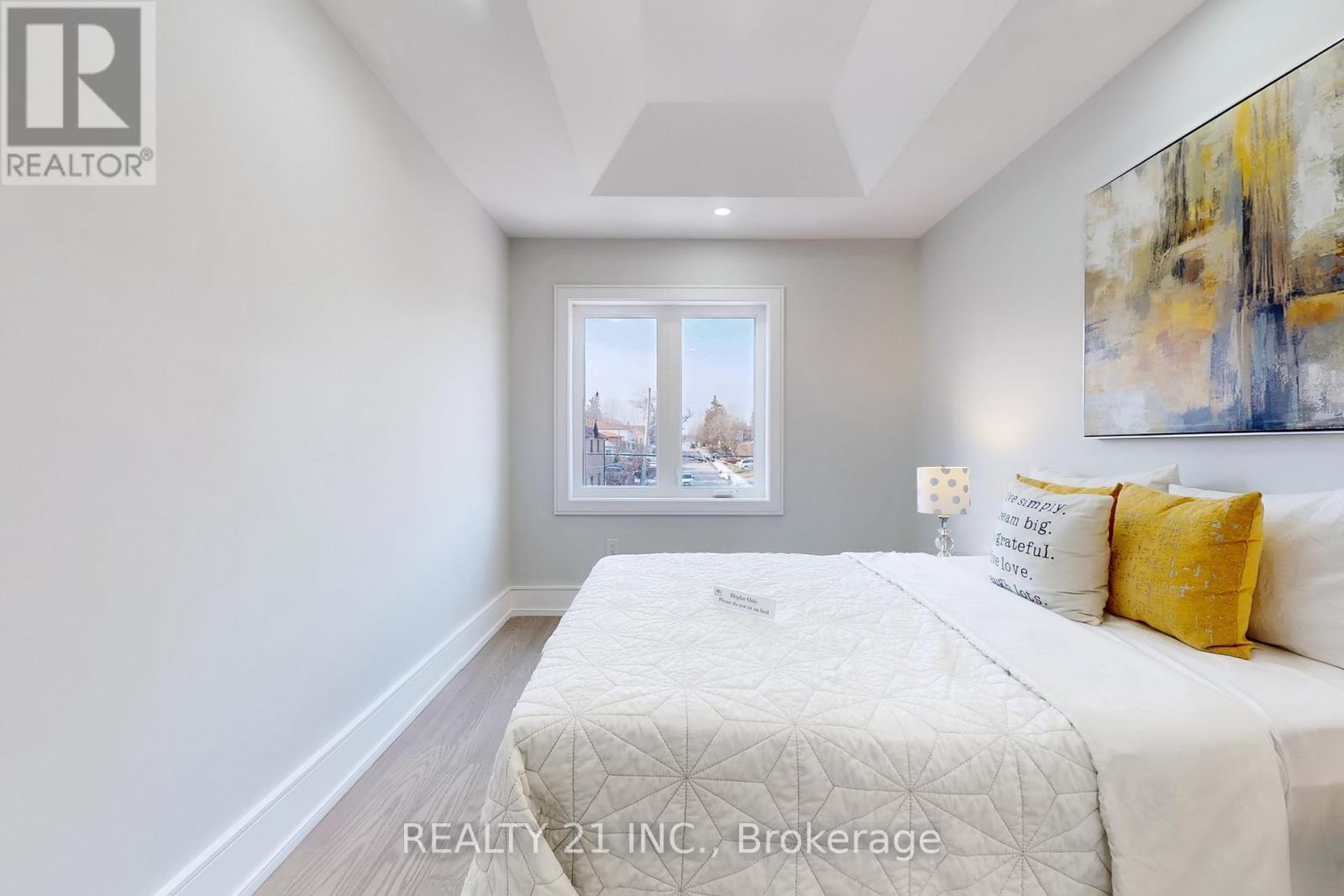 15 Malta Street, Toronto (birchcliffe-cliffside), Ontario