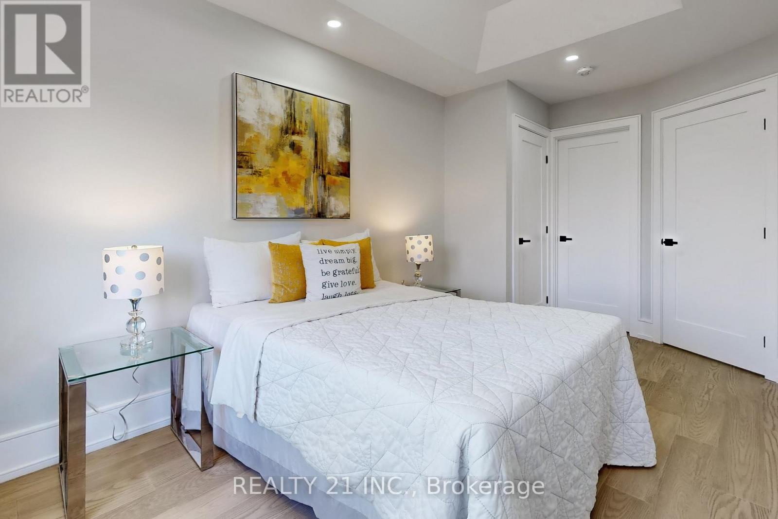 15 Malta Street, Toronto (birchcliffe-cliffside), Ontario