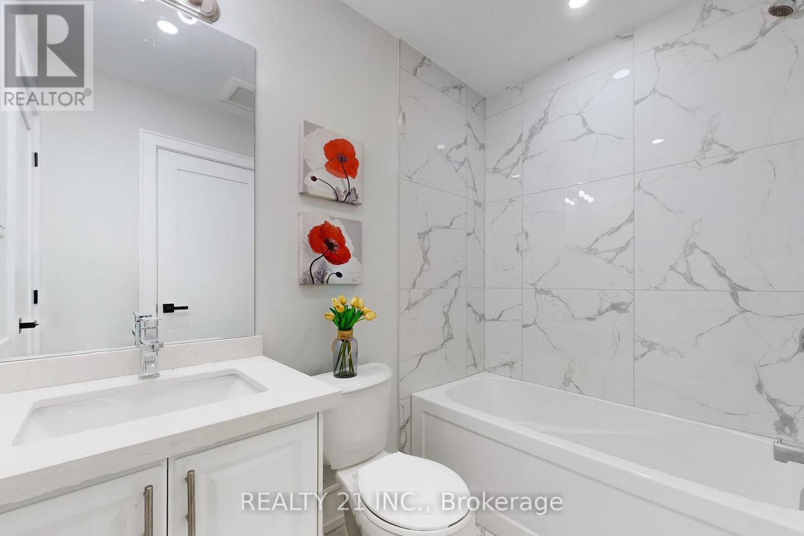 15 Malta Street, Toronto (birchcliffe-cliffside), Ontario