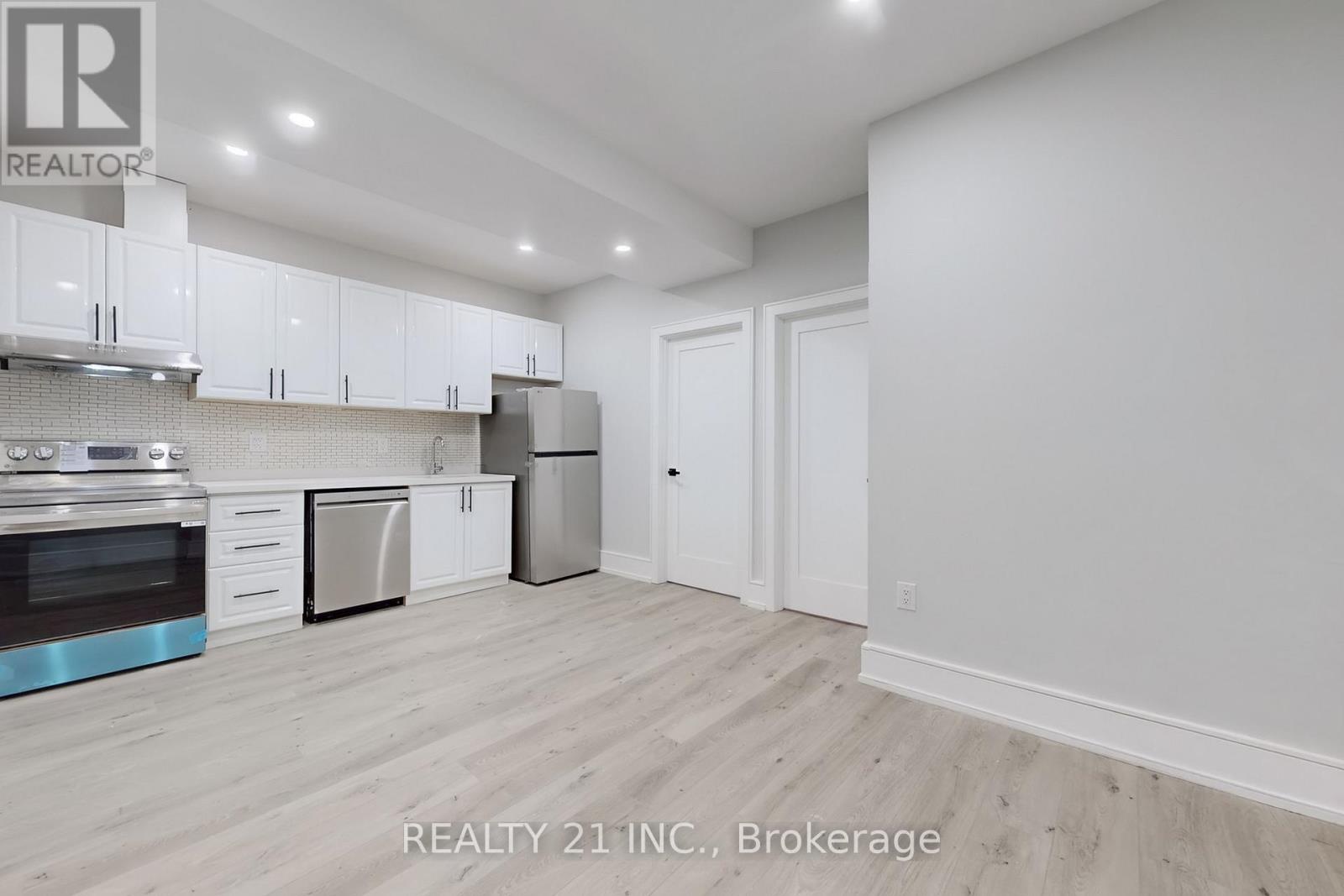 15 Malta Street, Toronto (birchcliffe-cliffside), Ontario