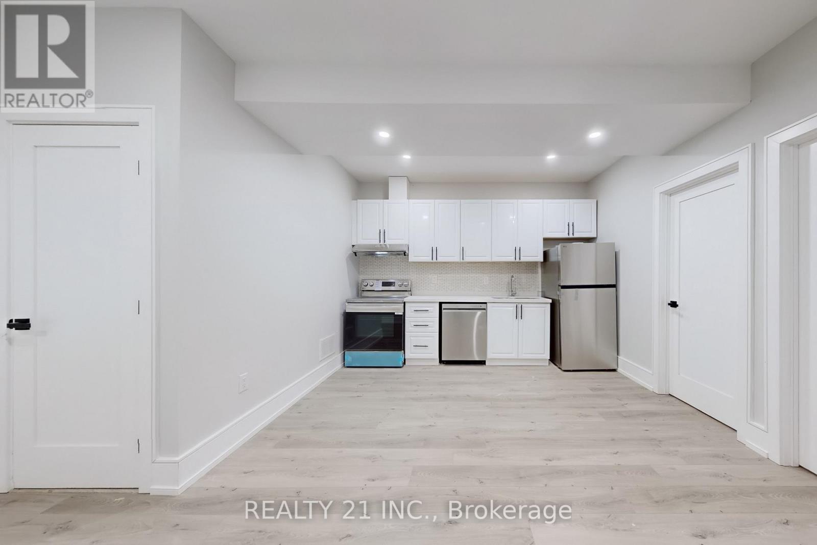 15 Malta Street, Toronto (birchcliffe-cliffside), Ontario