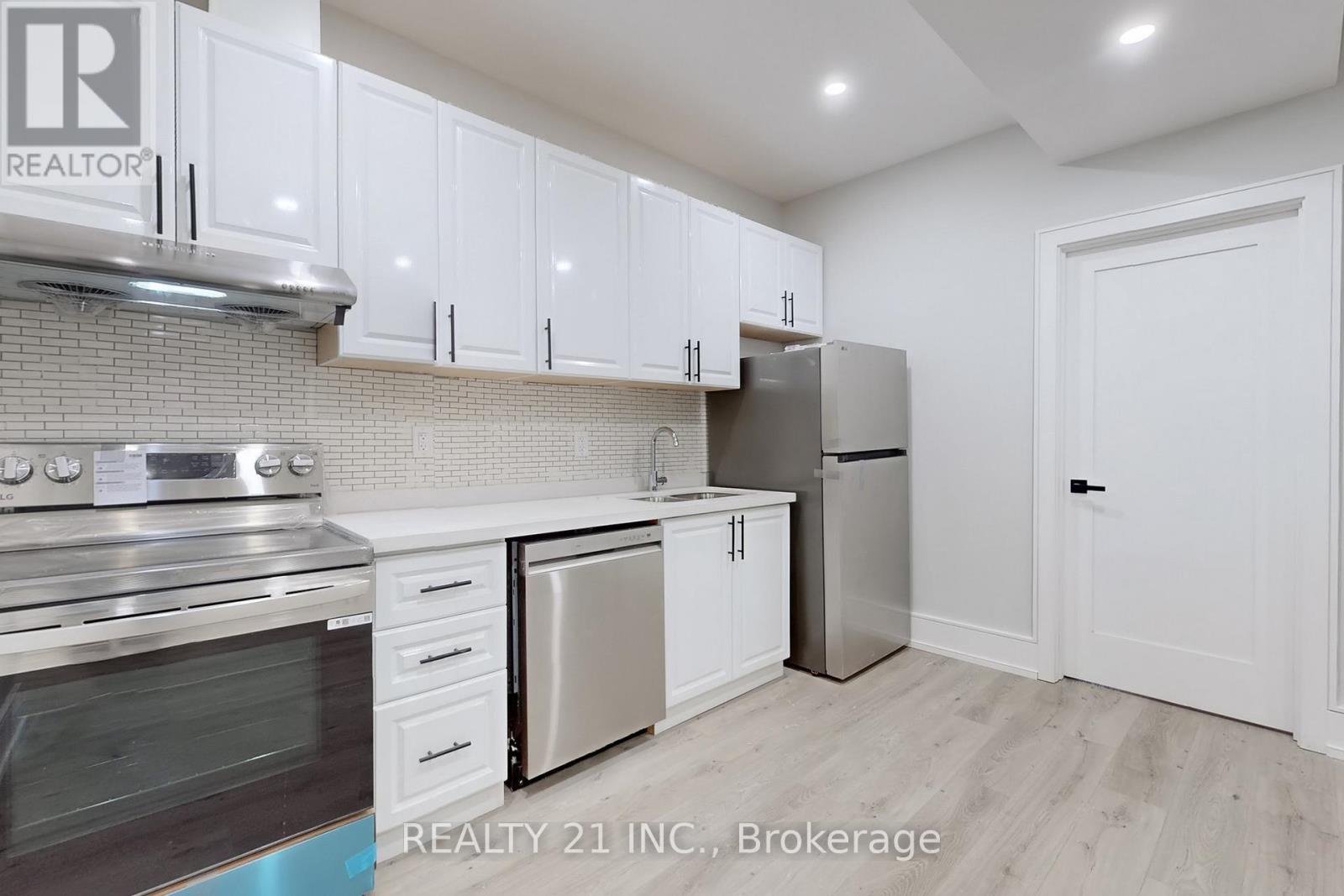 15 Malta Street, Toronto (birchcliffe-cliffside), Ontario