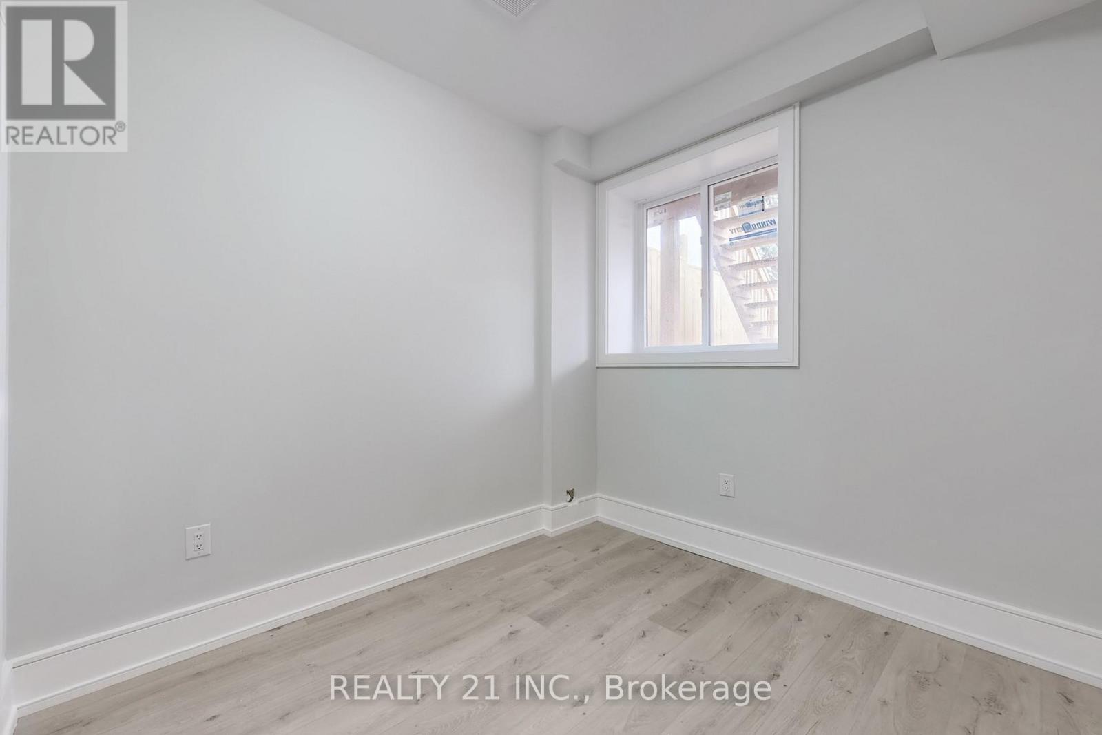 15 Malta Street, Toronto (birchcliffe-cliffside), Ontario