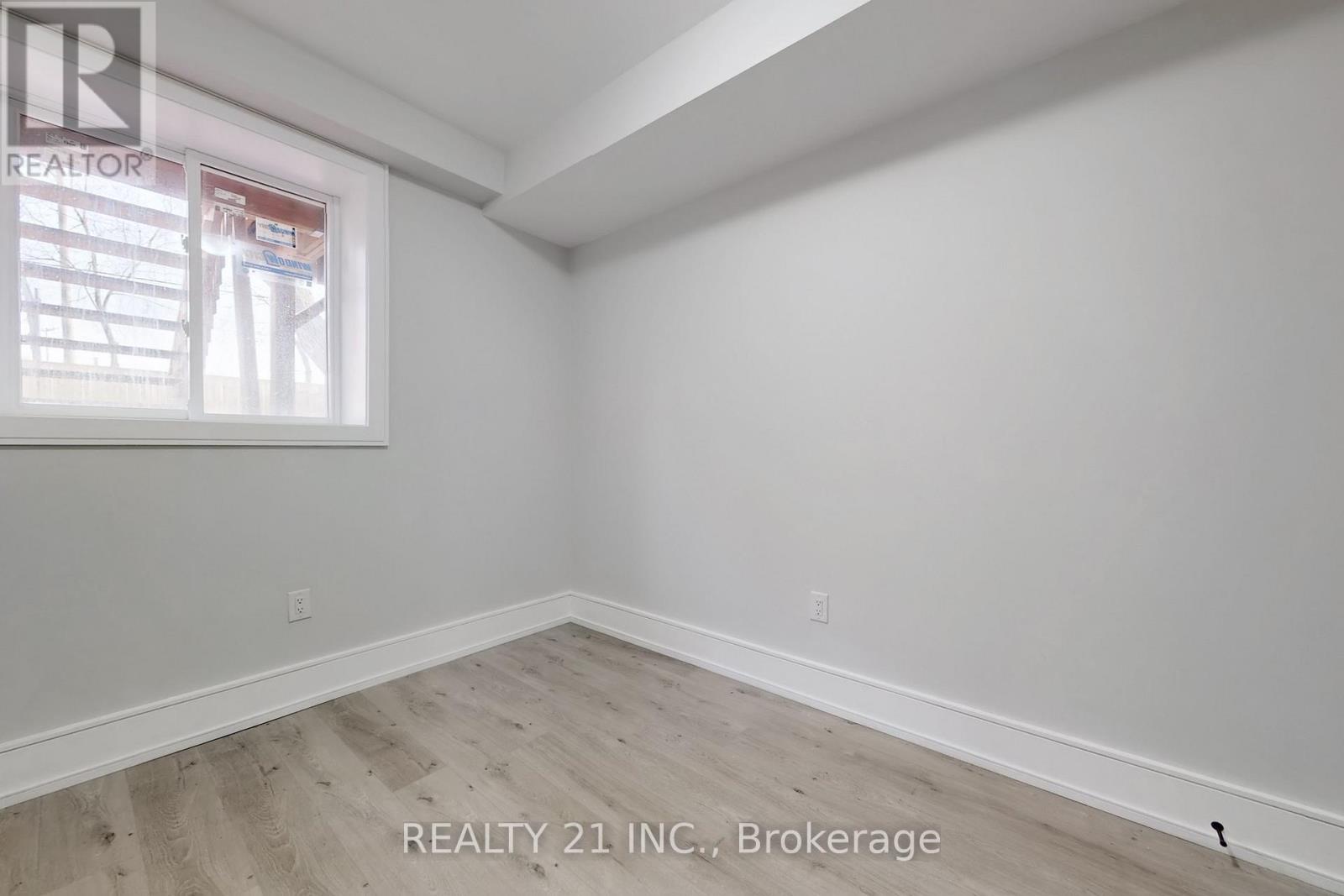 15 Malta Street, Toronto (birchcliffe-cliffside), Ontario