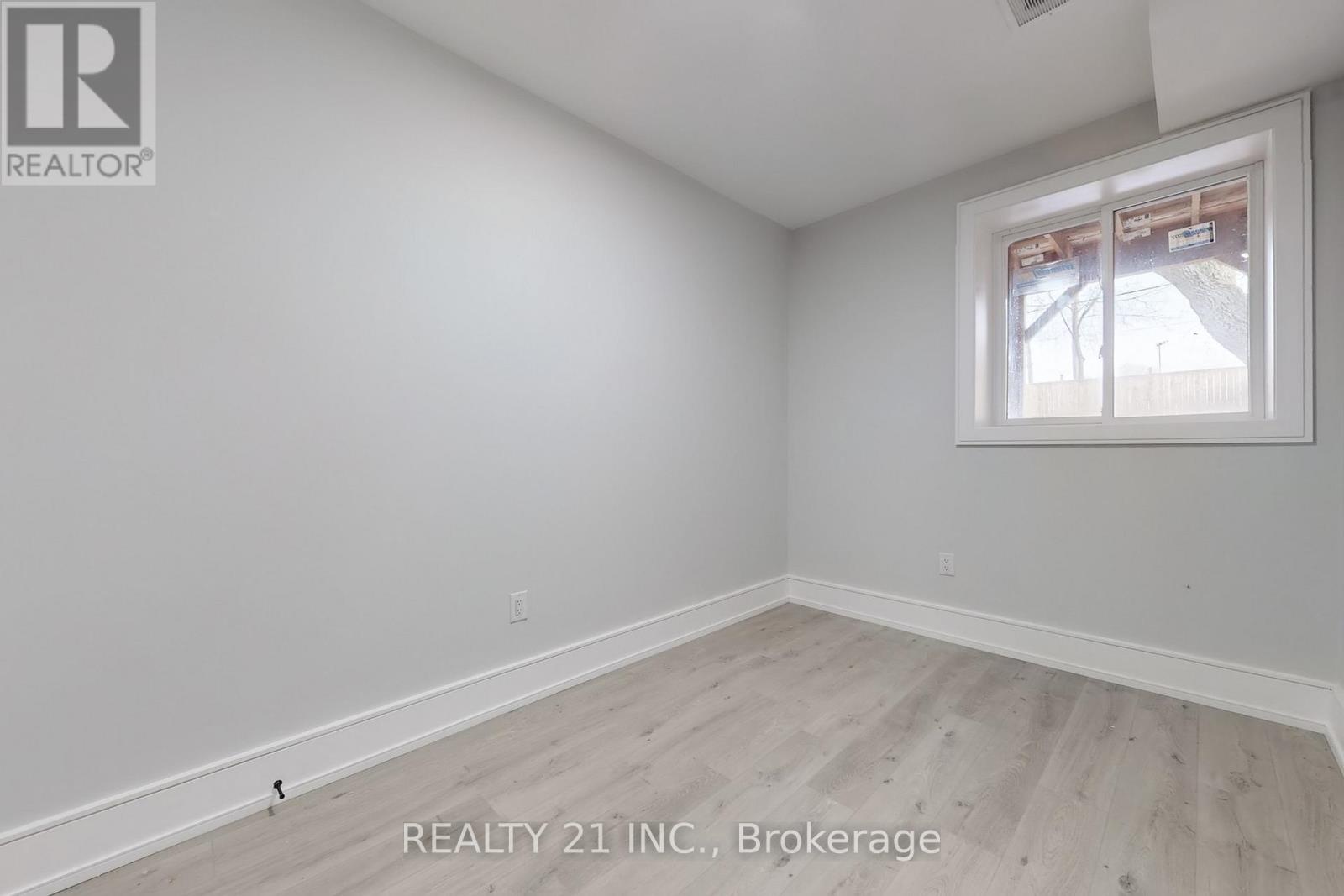 15 Malta Street, Toronto (birchcliffe-cliffside), Ontario