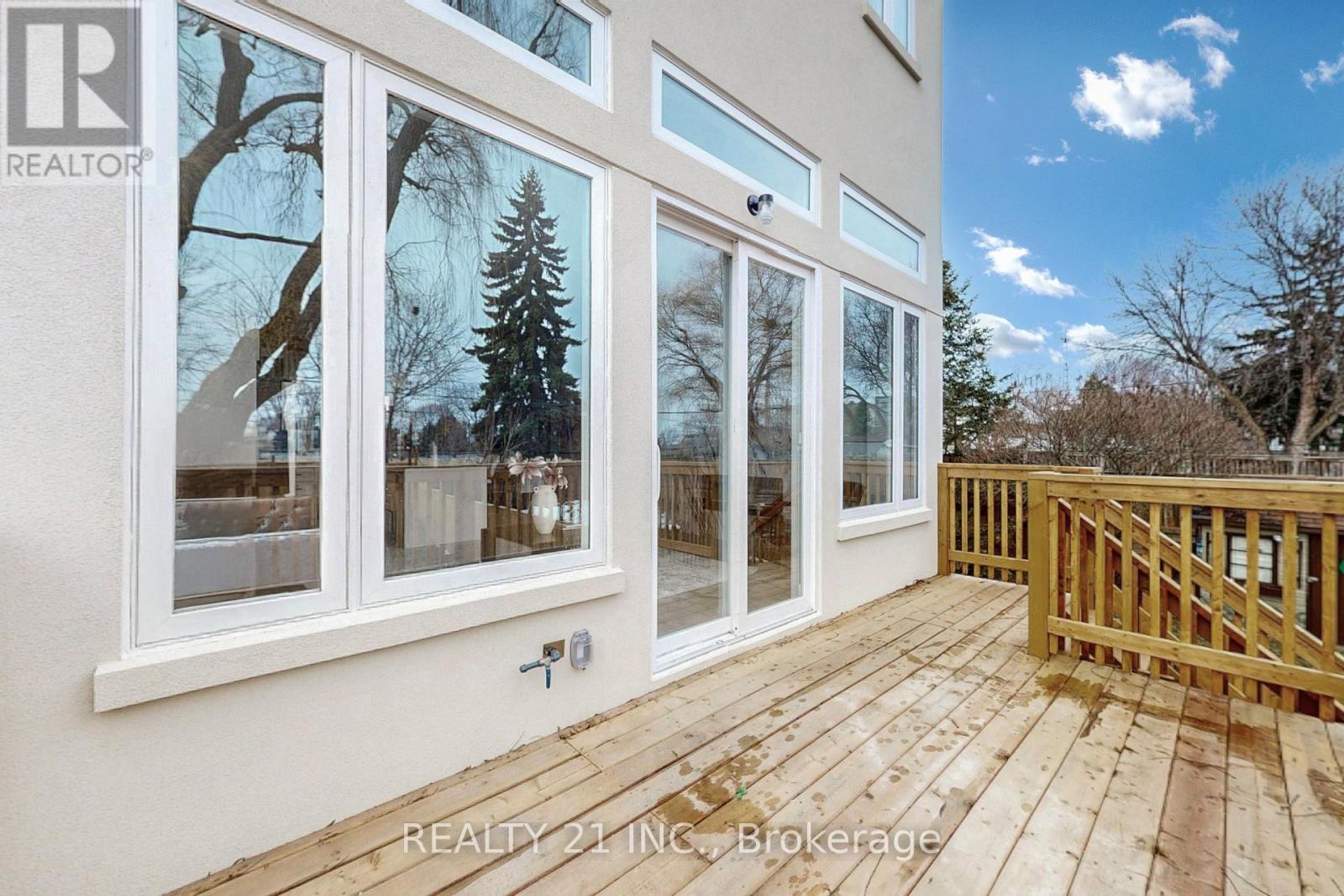 15 Malta Street, Toronto (birchcliffe-cliffside), Ontario