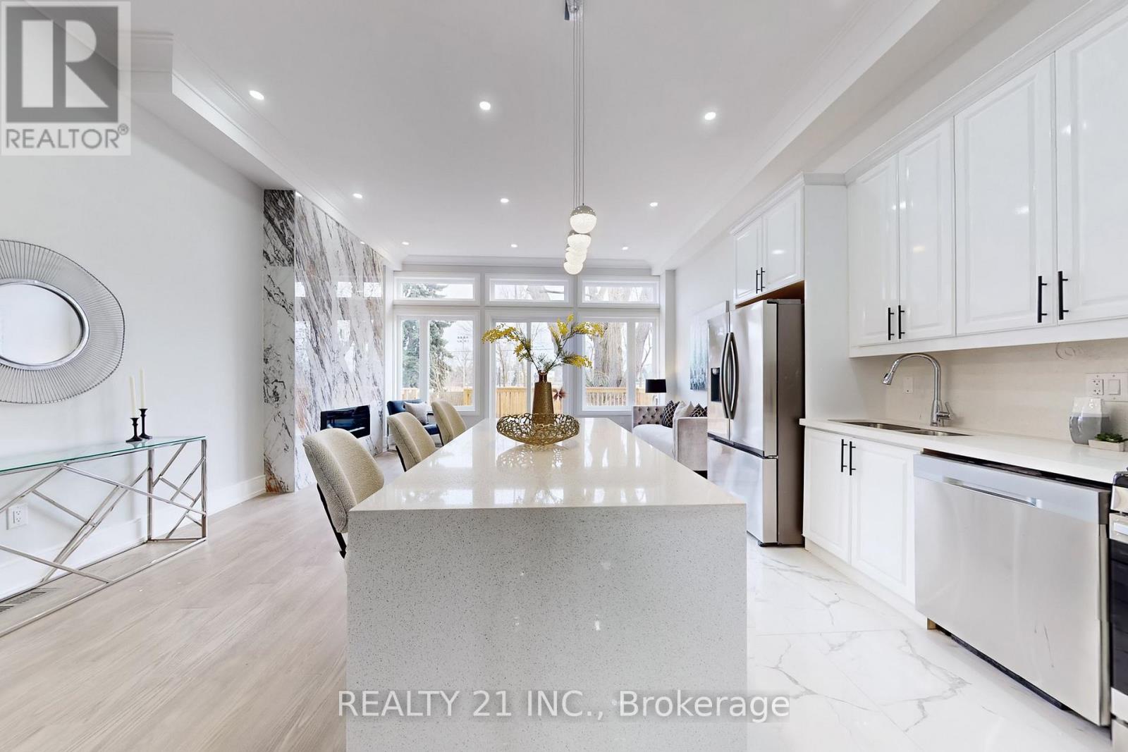 15 Malta Street, Toronto (birchcliffe-cliffside), Ontario