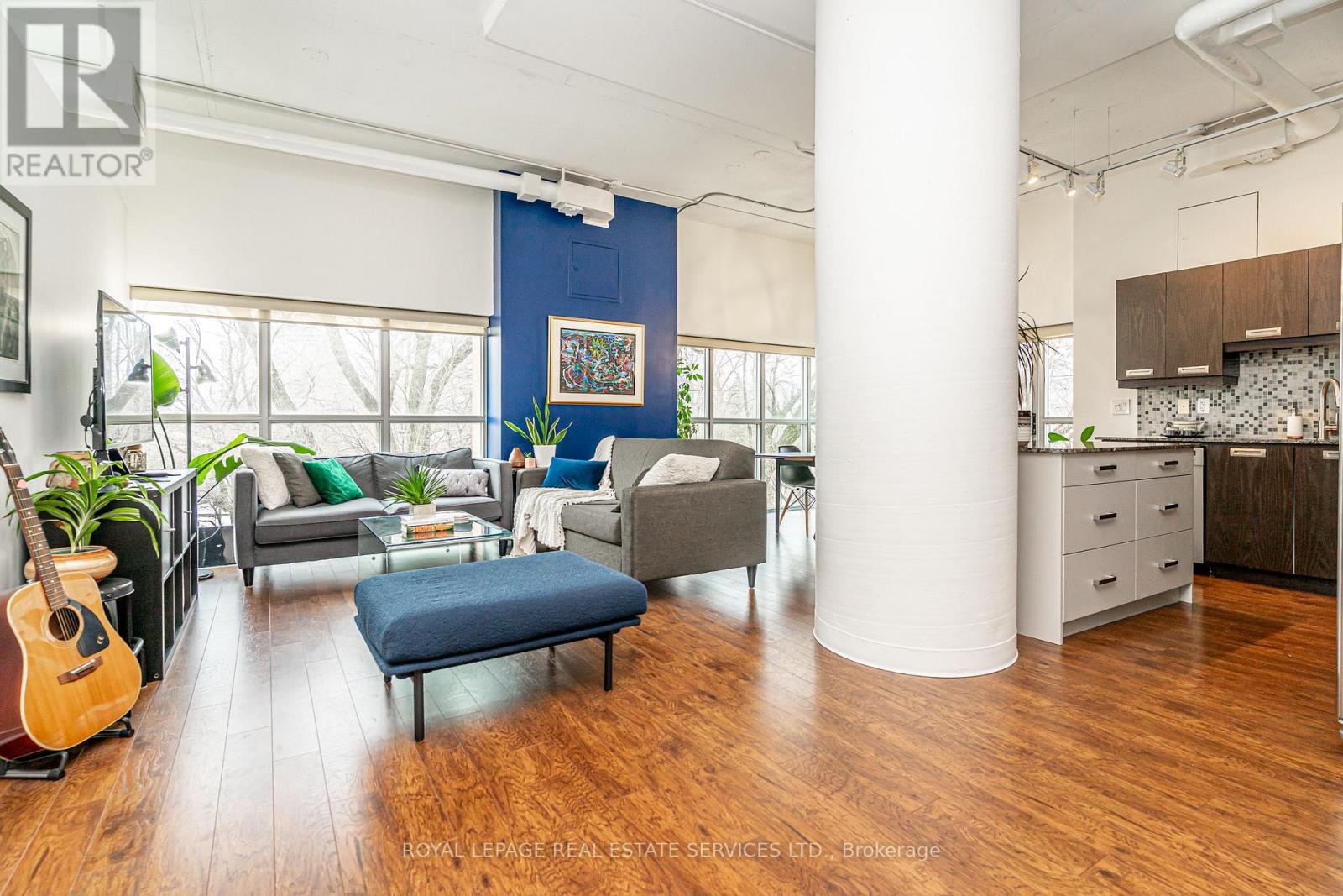 206 - 2 Fieldway Road, Toronto (islington-city Centre West), Ontario