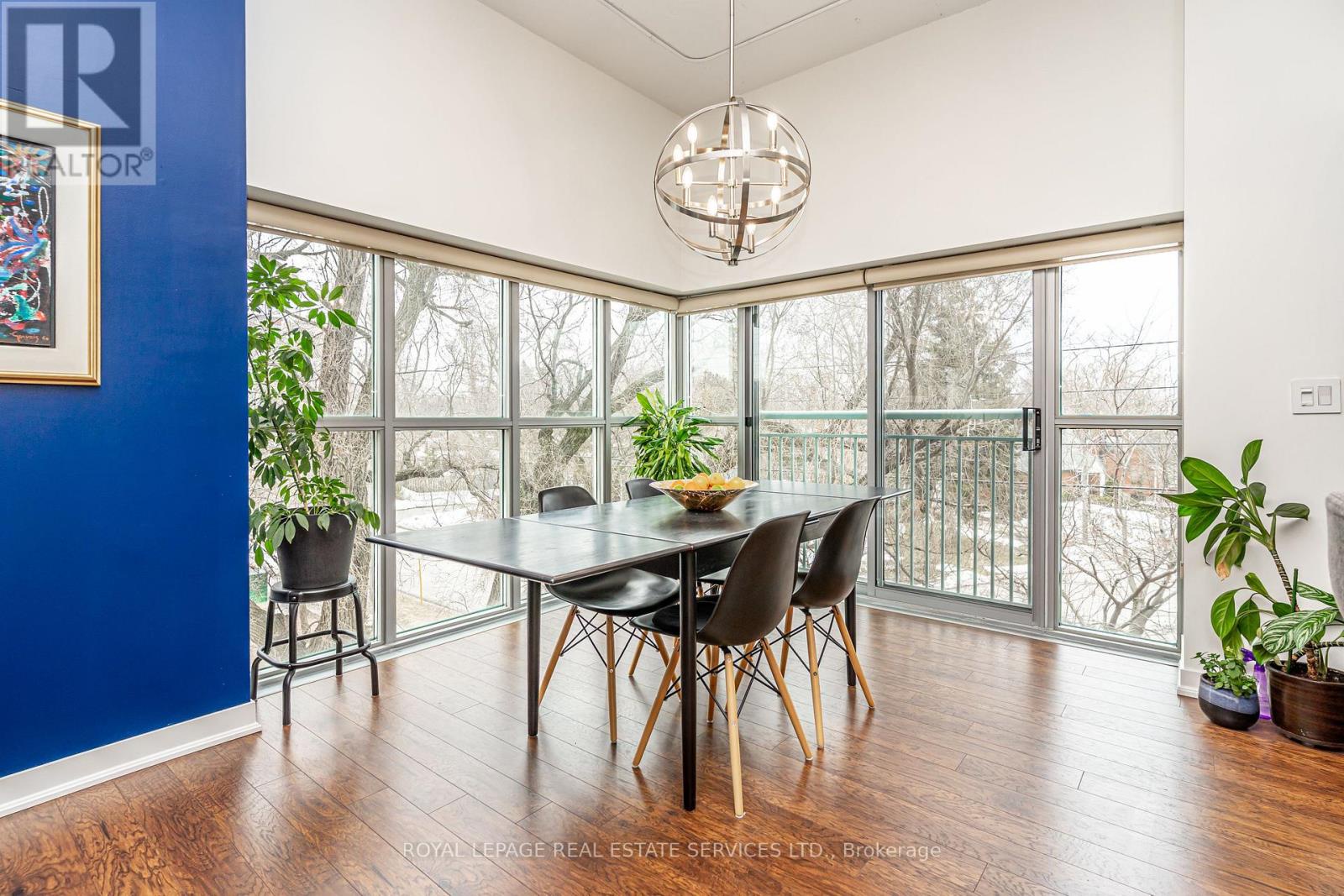 206 - 2 Fieldway Road, Toronto (islington-city Centre West), Ontario