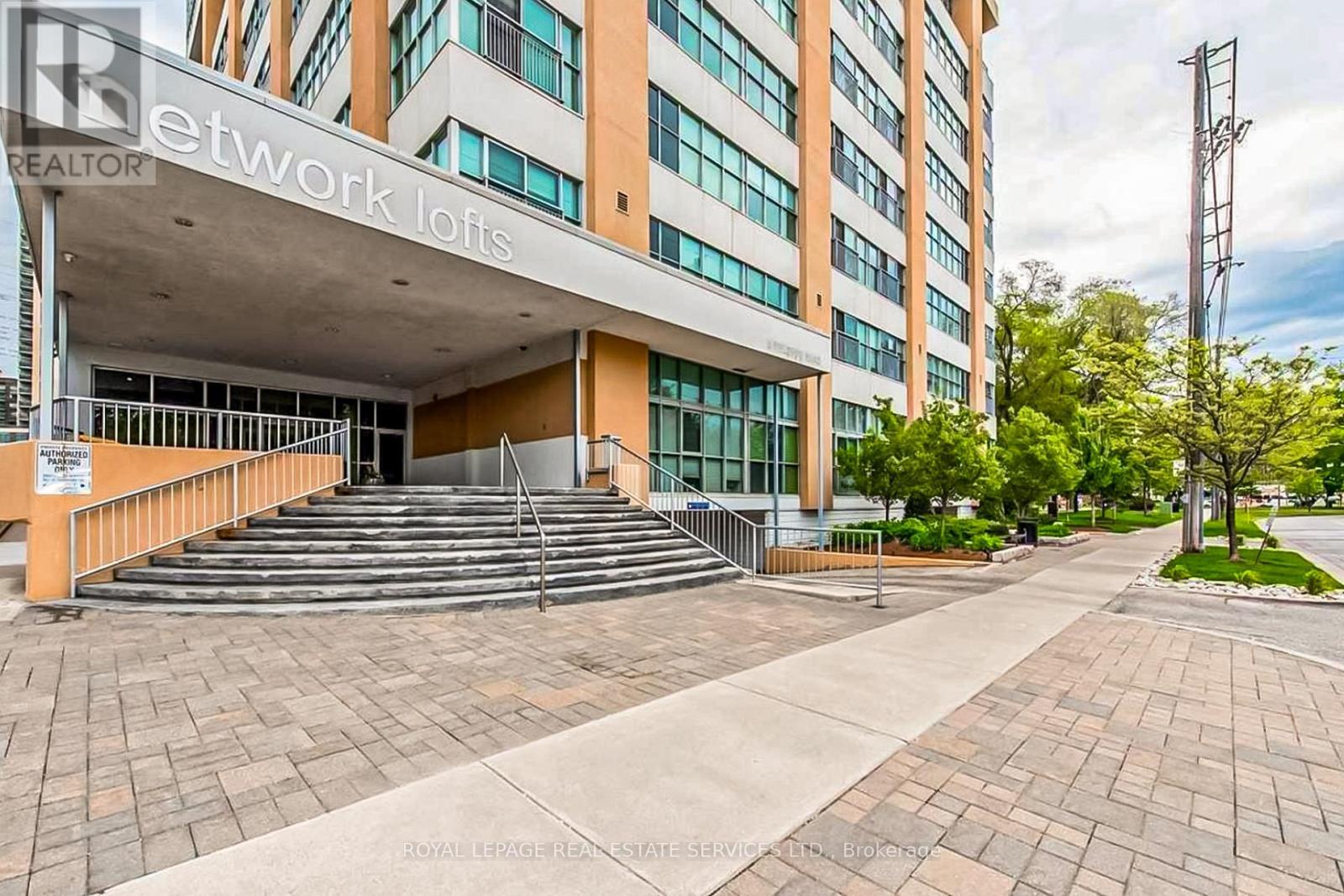 206 - 2 Fieldway Road, Toronto (islington-city Centre West), Ontario