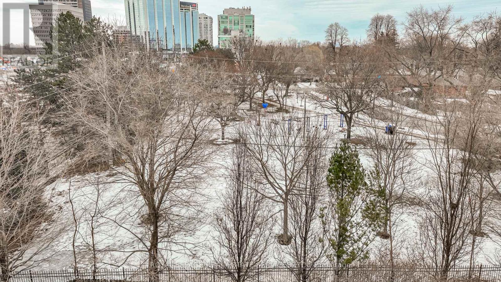 206 - 2 Fieldway Road, Toronto (islington-city Centre West), Ontario