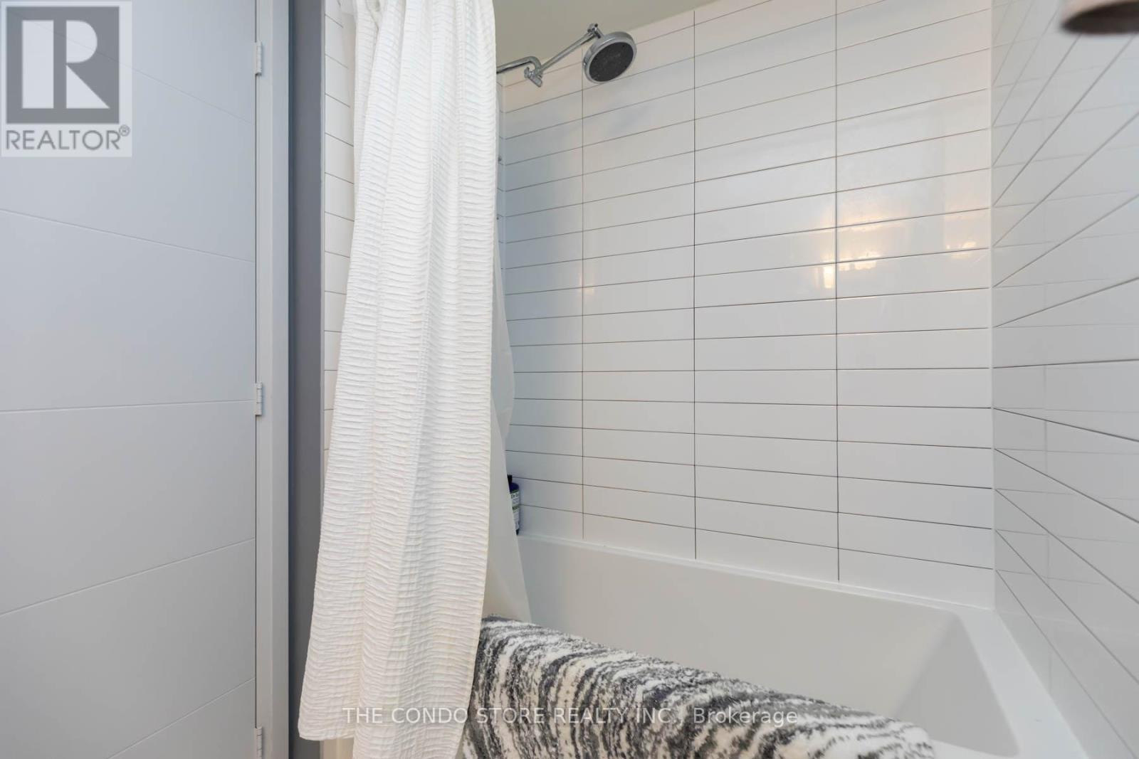 2006 - 460 Adelaide Street E, Toronto (moss Park), Ontario