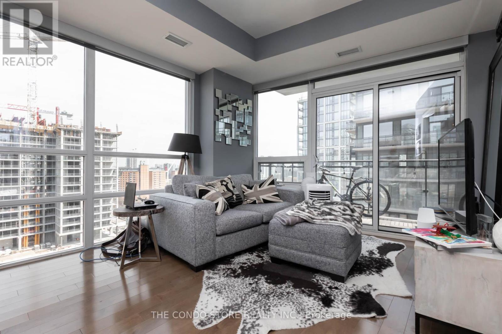 2006 - 460 Adelaide Street E, Toronto (moss Park), Ontario