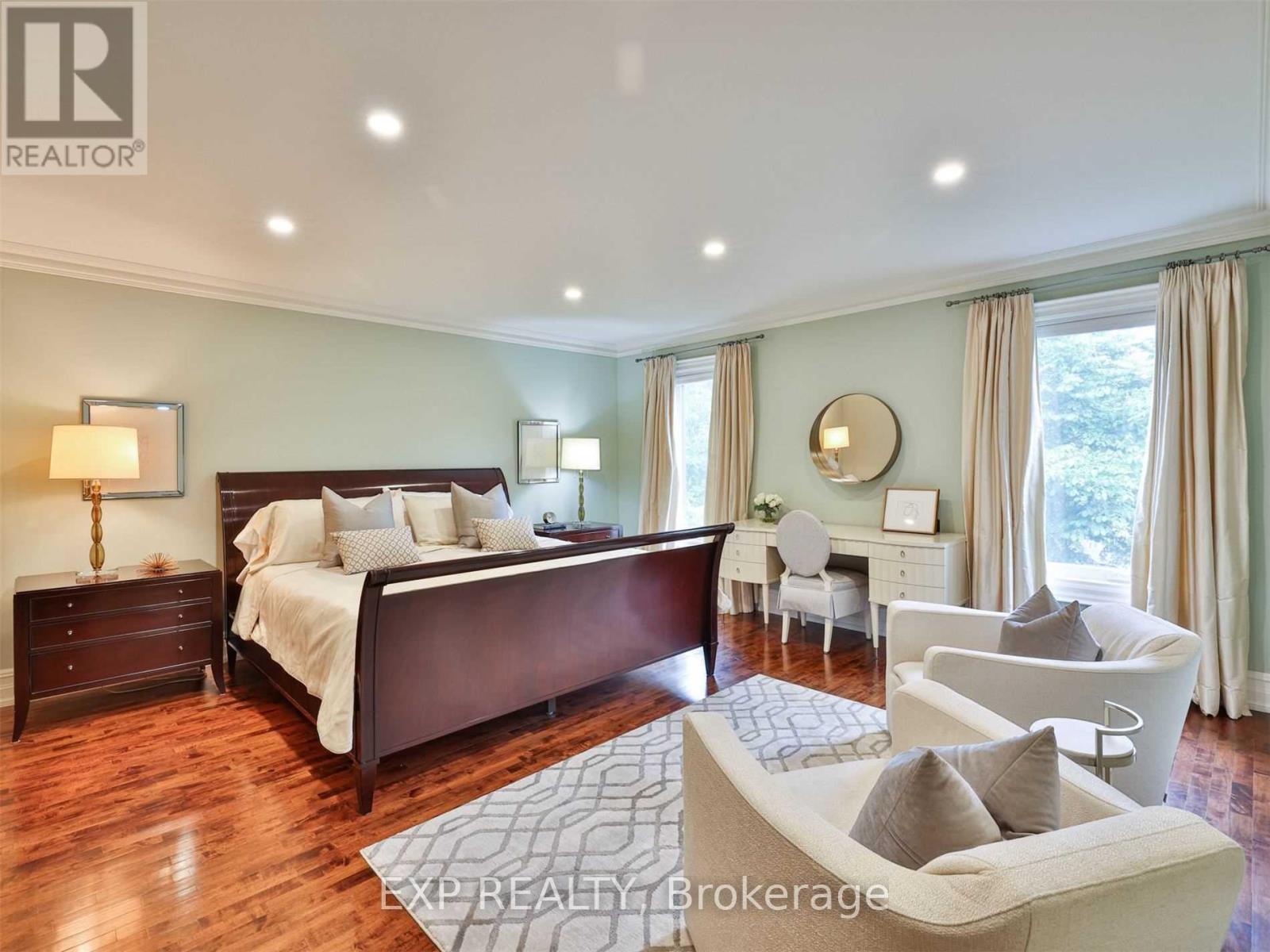 241 Poplar Plains Street, Toronto (casa Loma), Ontario