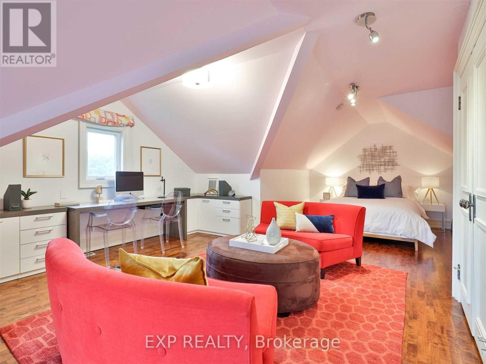 241 Poplar Plains Street, Toronto (casa Loma), Ontario