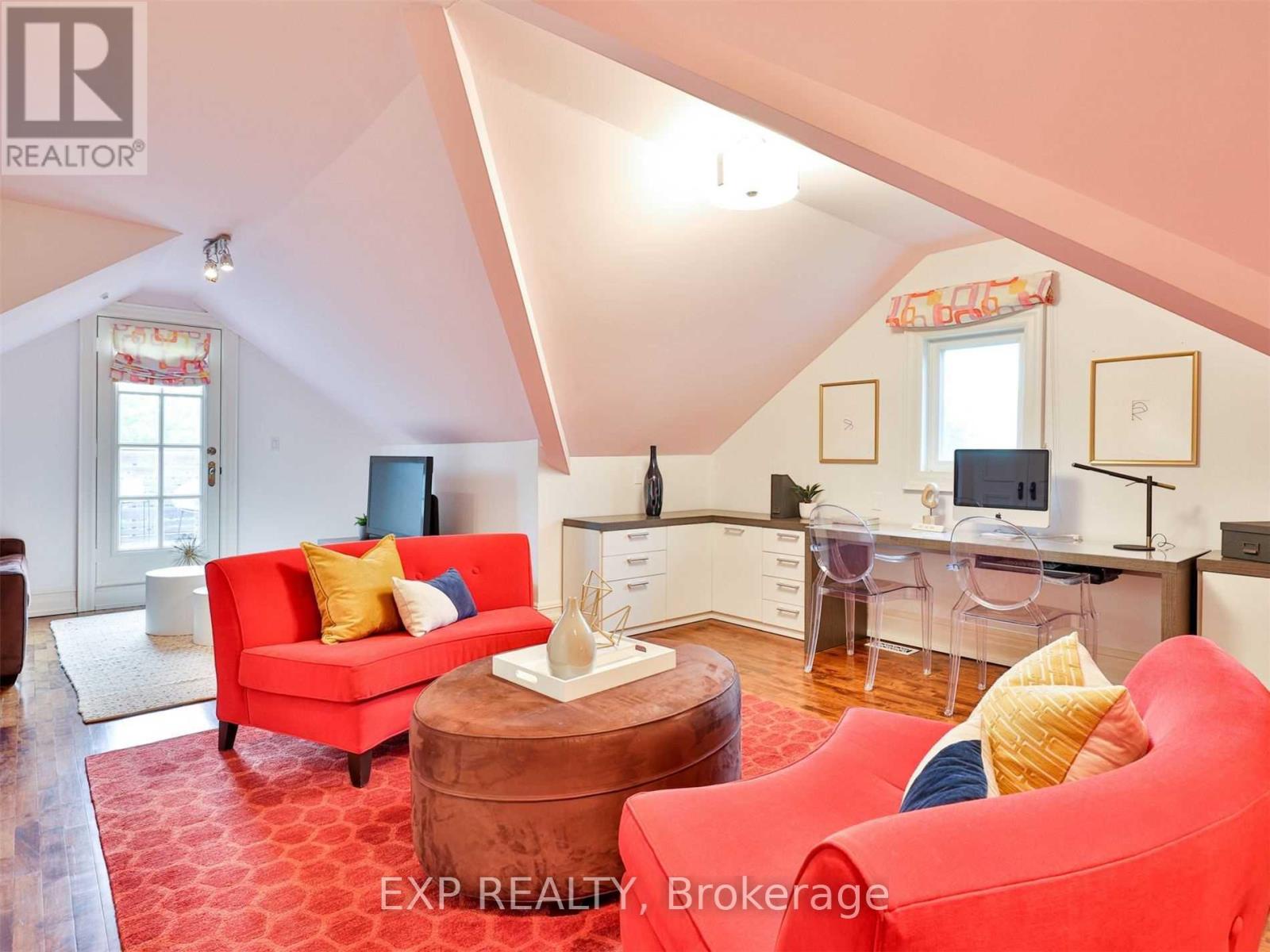 241 Poplar Plains Street, Toronto (casa Loma), Ontario