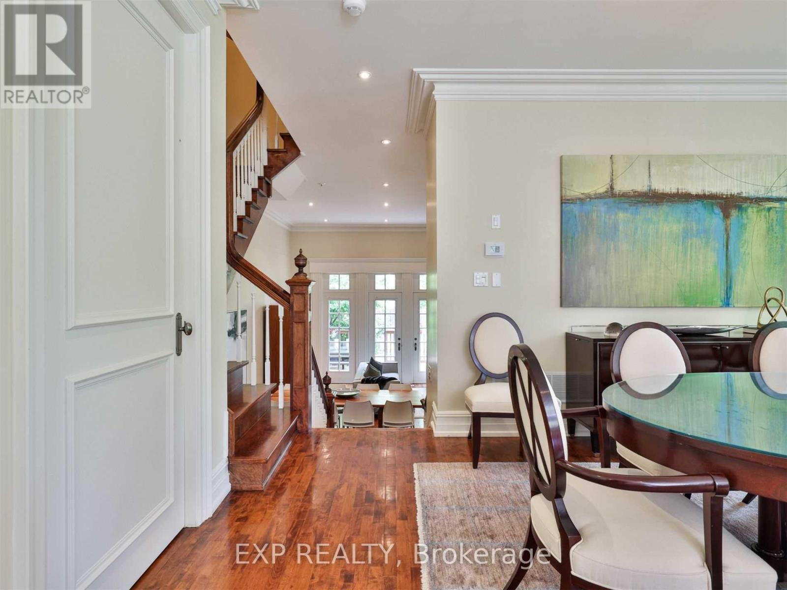 241 Poplar Plains Street, Toronto (casa Loma), Ontario