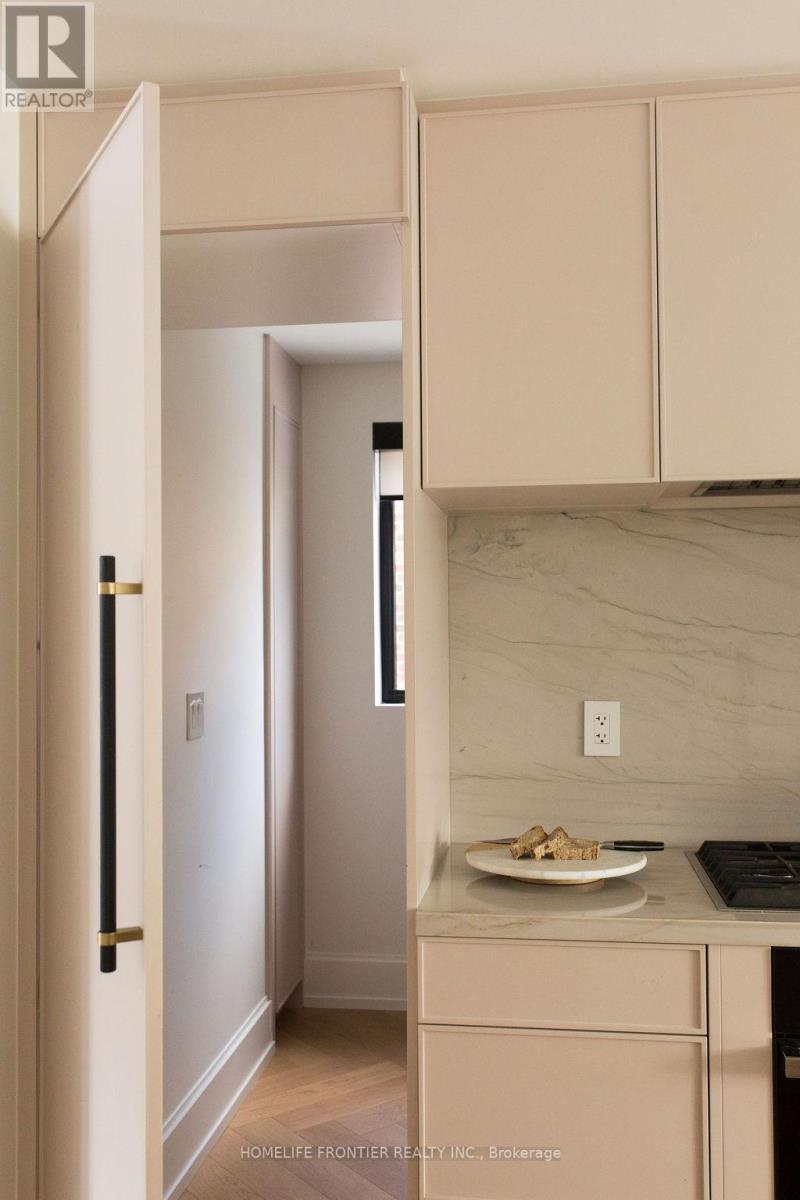 127 Glenvale Boulevard, Toronto (leaside), Ontario