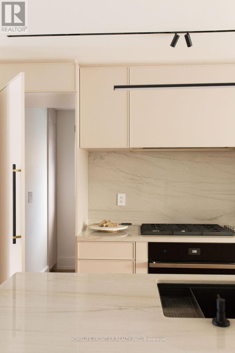 127 Glenvale Boulevard, Toronto (leaside), Ontario