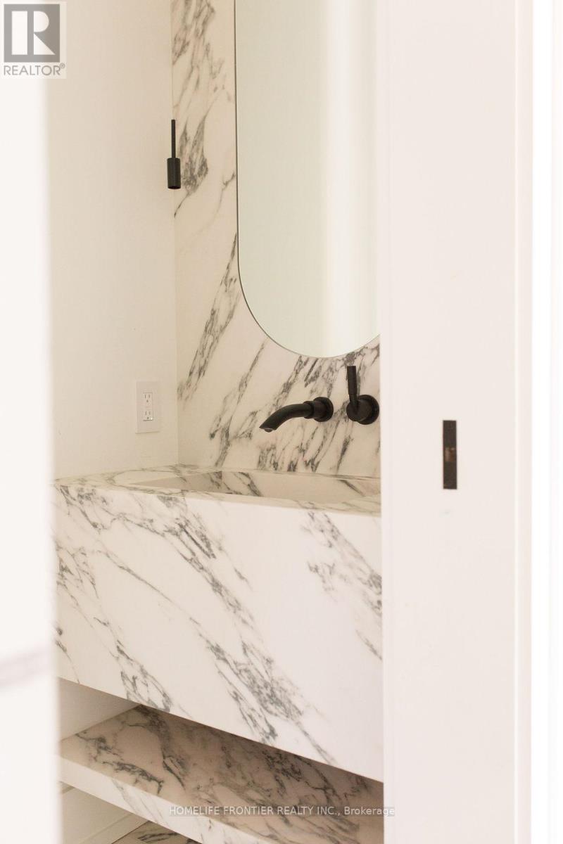 127 Glenvale Boulevard, Toronto (leaside), Ontario