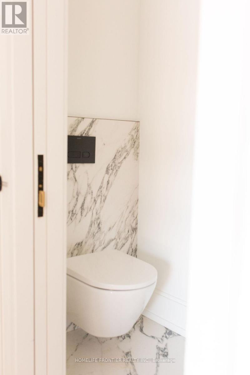 127 Glenvale Boulevard, Toronto (leaside), Ontario