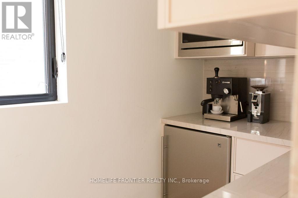 127 Glenvale Boulevard, Toronto (leaside), Ontario