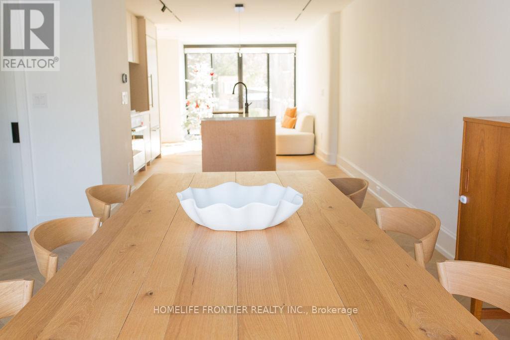 127 Glenvale Boulevard, Toronto (leaside), Ontario