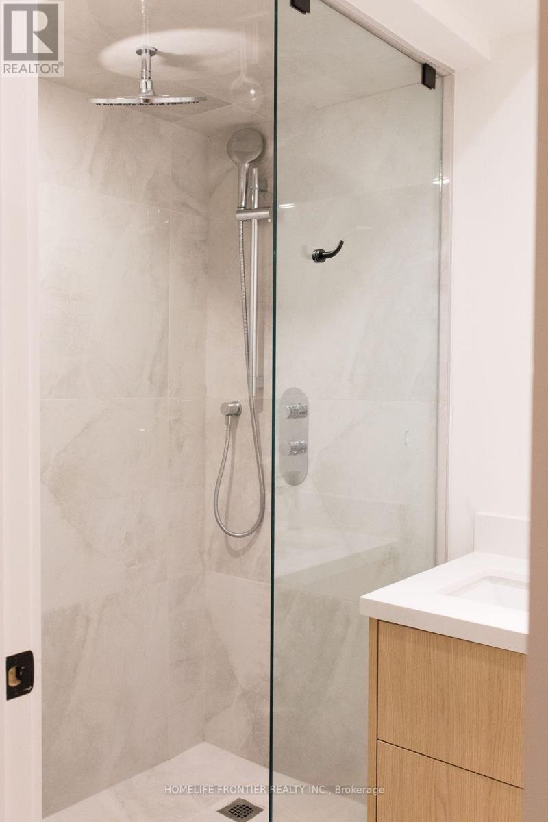 127 Glenvale Boulevard, Toronto (leaside), Ontario