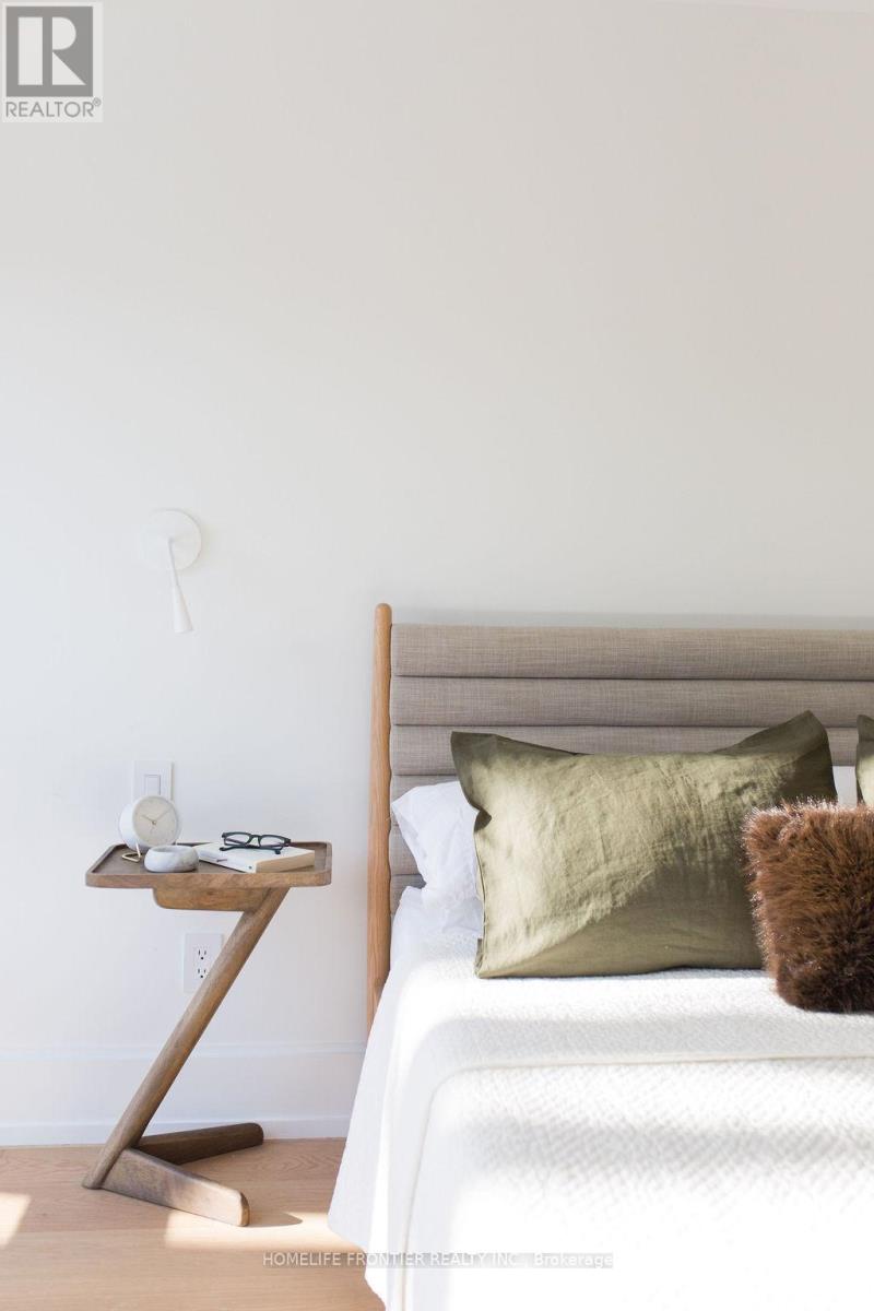 127 Glenvale Boulevard, Toronto (leaside), Ontario