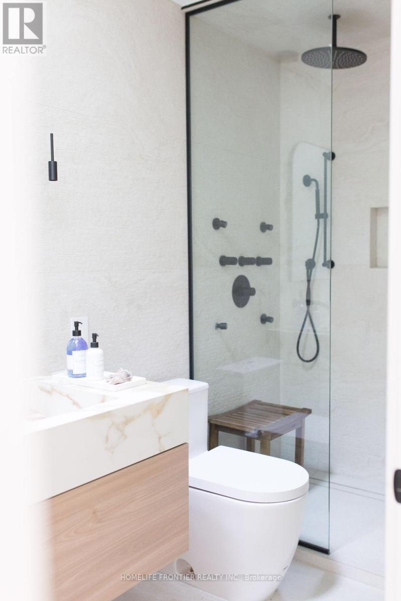 127 Glenvale Boulevard, Toronto (leaside), Ontario