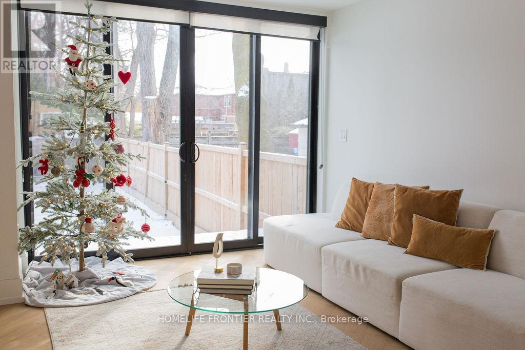 127 Glenvale Boulevard, Toronto (leaside), Ontario