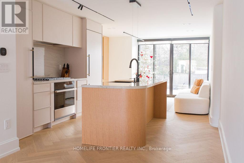 127 Glenvale Boulevard, Toronto (leaside), Ontario