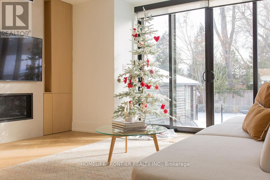 127 Glenvale Boulevard, Toronto (leaside), Ontario