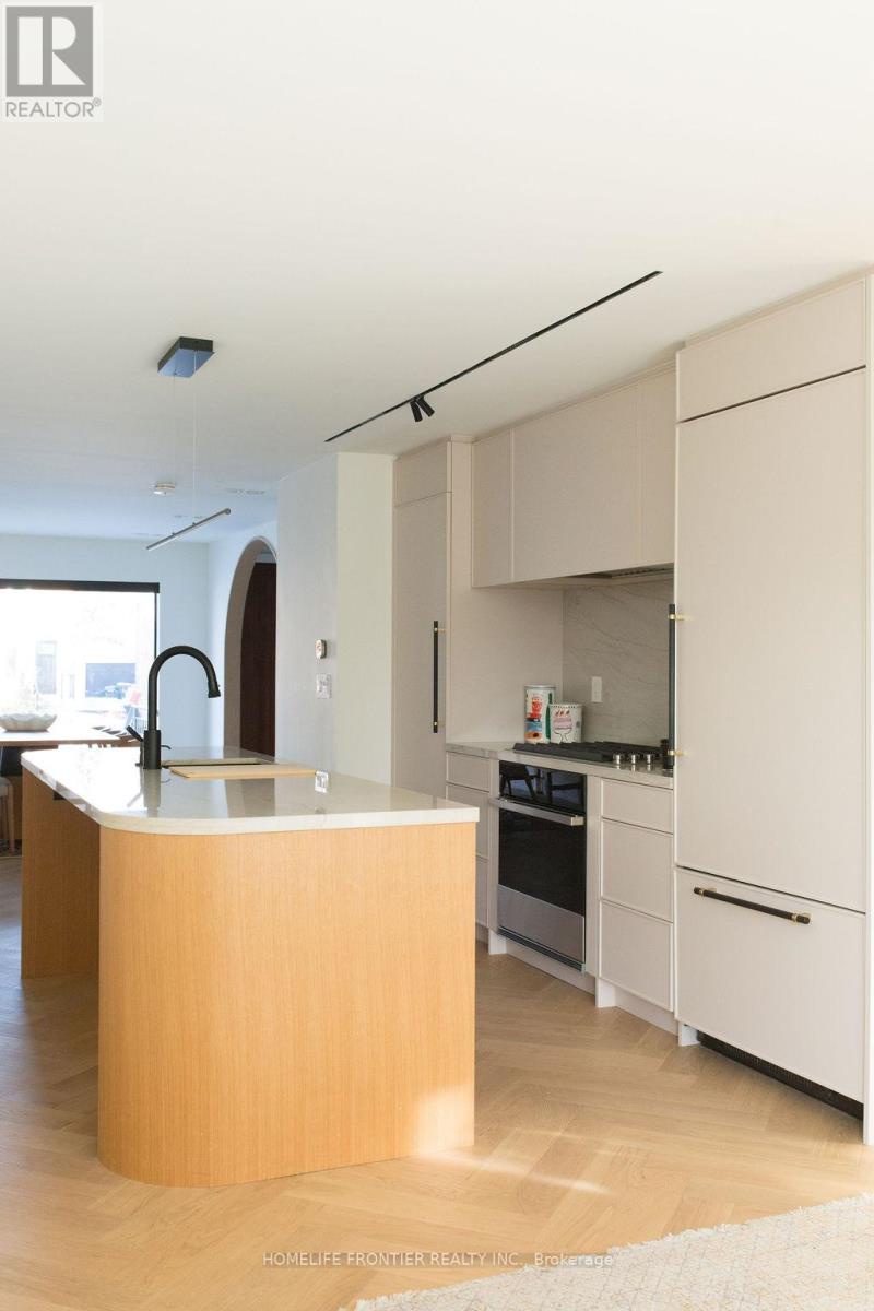 127 Glenvale Boulevard, Toronto (leaside), Ontario