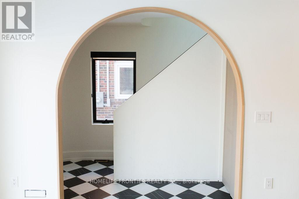 127 Glenvale Boulevard, Toronto (leaside), Ontario