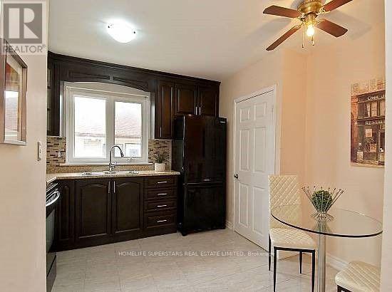 14 Dorward Drive, Toronto (mount Olive-silverstone-jamestown), Ontario