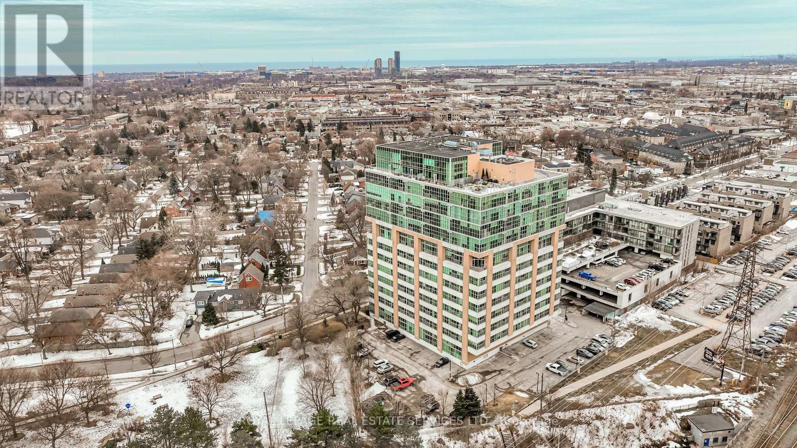 206 - 2 Fieldway Road, Toronto (islington-city Centre West), Ontario