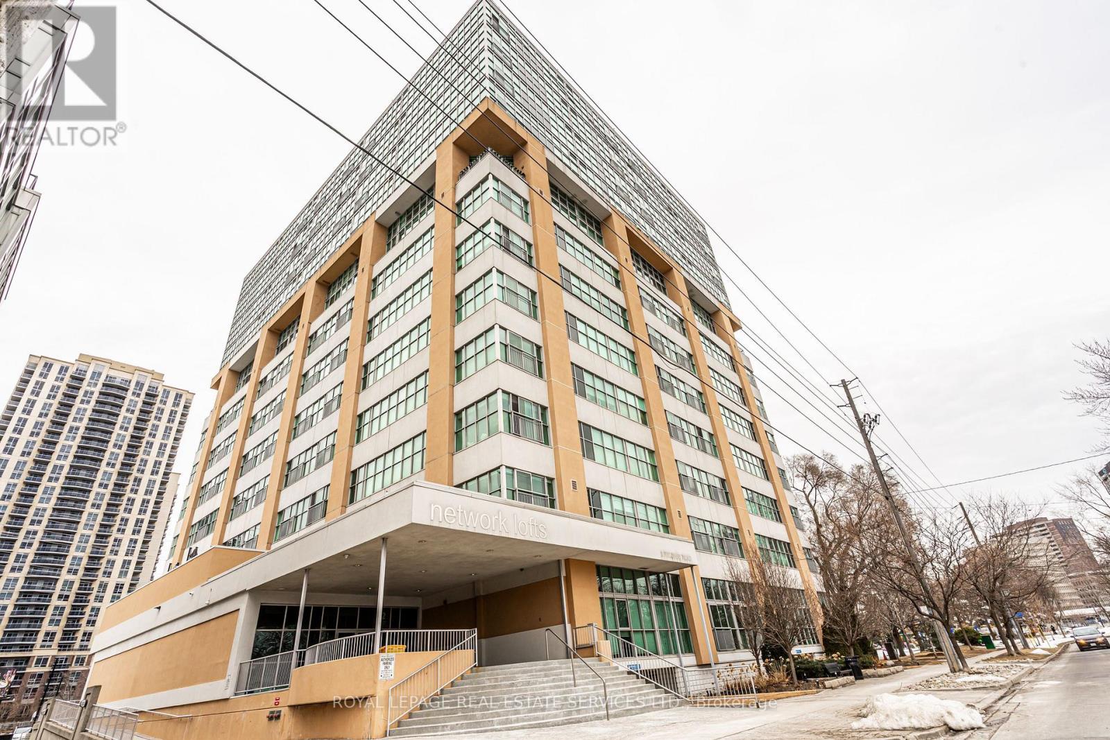 206 - 2 Fieldway Road, Toronto (islington-city Centre West), Ontario