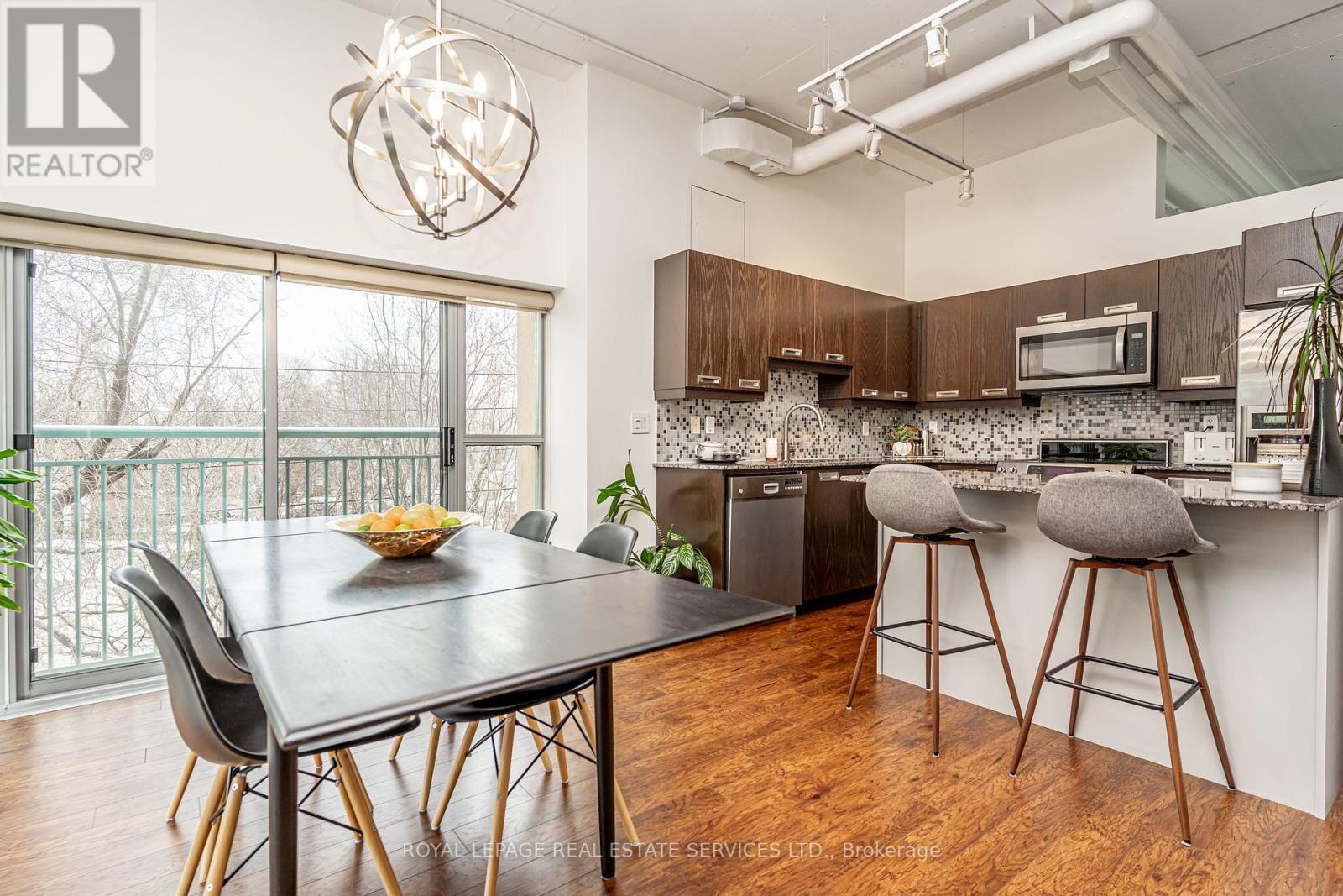 206 - 2 Fieldway Road, Toronto (islington-city Centre West), Ontario