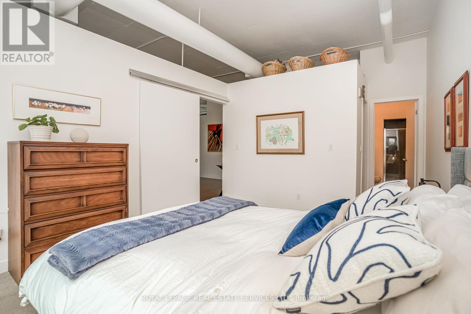 206 - 2 Fieldway Road, Toronto (islington-city Centre West), Ontario