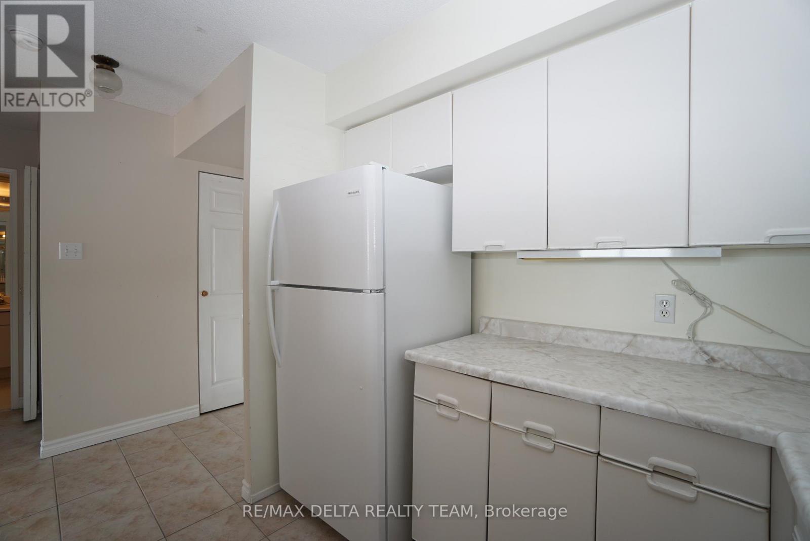 1506 - 545 St Laurent Boulevard, Ottawa, Ontario