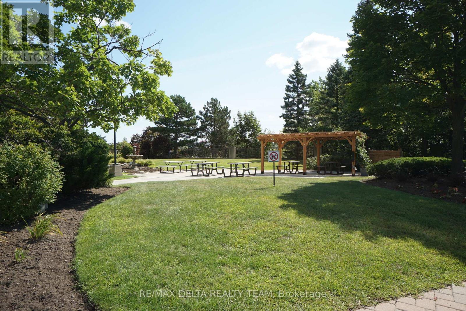 1506 - 545 St Laurent Boulevard, Ottawa, Ontario