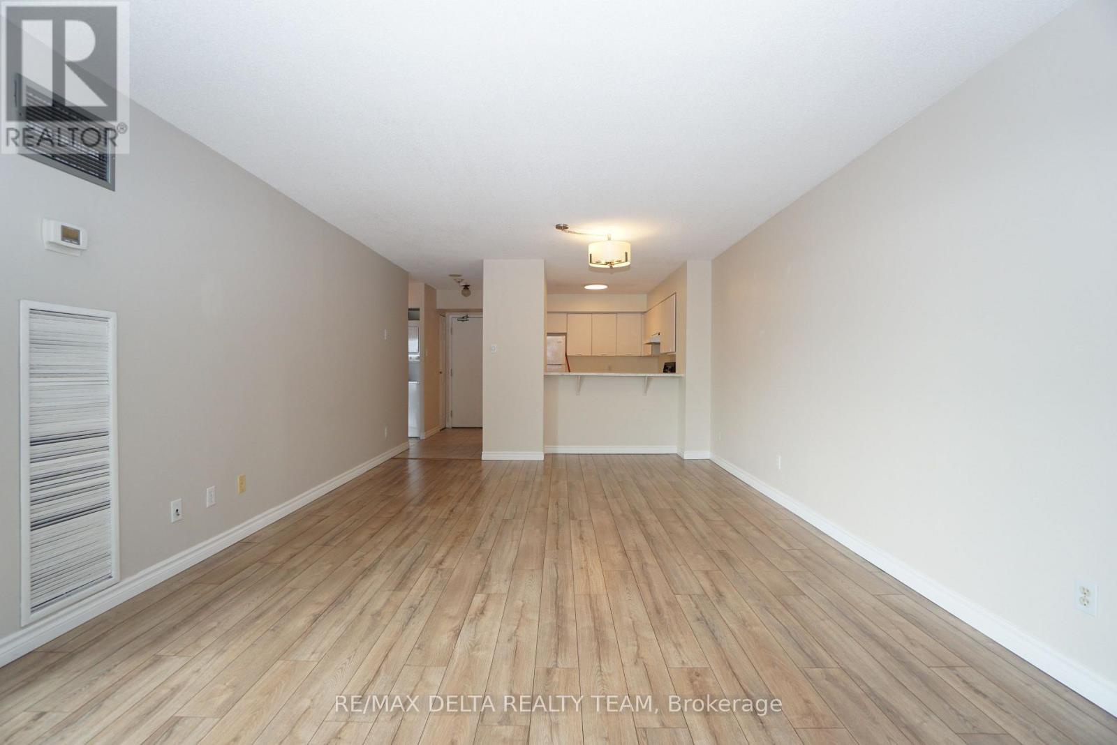 1506 - 545 St Laurent Boulevard, Ottawa, Ontario