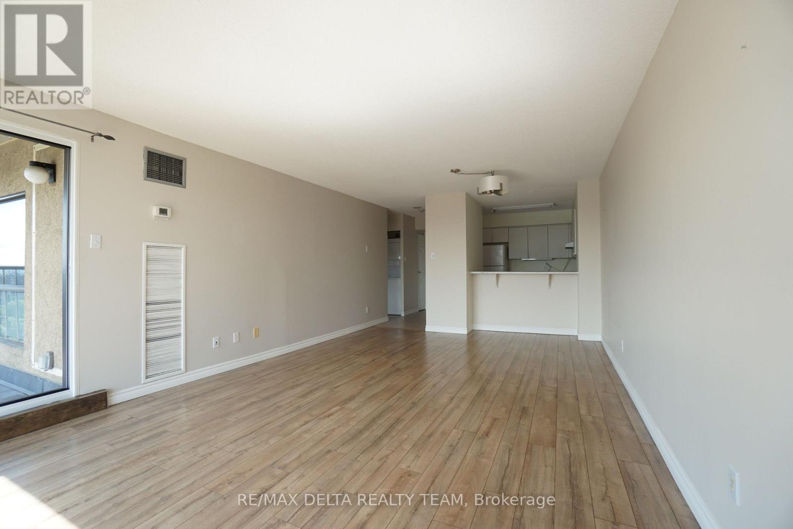 1506 - 545 St Laurent Boulevard, Ottawa, Ontario