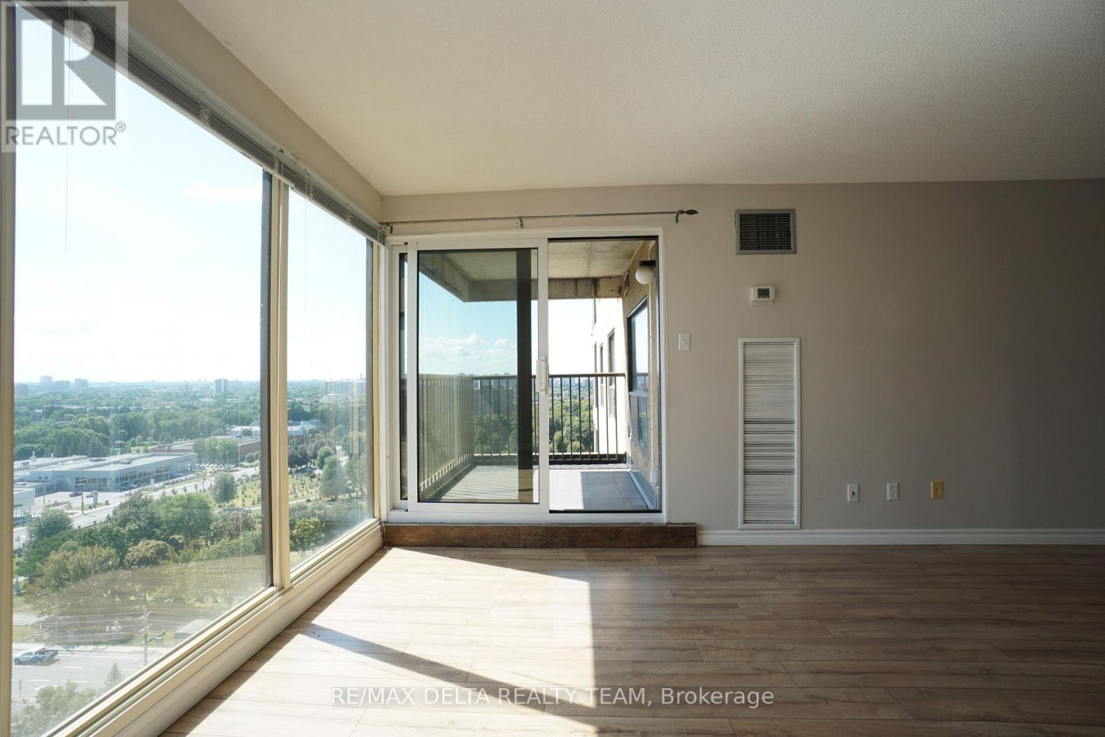 1506 - 545 St Laurent Boulevard, Ottawa, Ontario