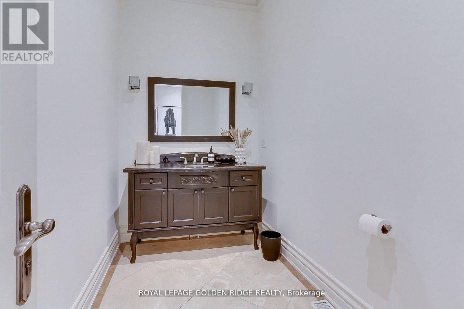 99 Bannockburn Avenue, Toronto (bedford Park-nortown), Ontario